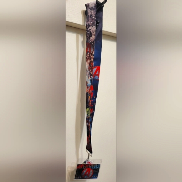 Marvel Adult's Avengers Assemble Lanyard - Picture 6 of 6